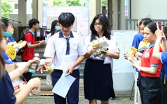 Đề môn vật lý thi tốt nghiệp THPT 2025