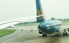 Lập tổ điều tra sự cố hai máy bay va nhau tại đường lăn sân bay Nội Bài