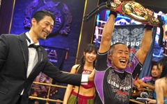 Học trò thắng knock-out, Johnny Trí Nguyễn mừng ra mặt