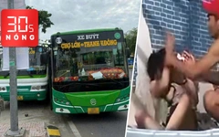 Bản tin 30s Nóng: Xe buýt ép nhau văng lên lề ở TP.HCM; Livestream cảnh tát phụ nữ ôm con