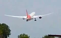 Vụ máy bay Air India rơi, cơ trưởng bị nghi tắt nhiên liệu