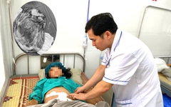 Bụng chướng căng, thiếu nữ 14 tuổi đi khám thì phát hiện khối u 9kg