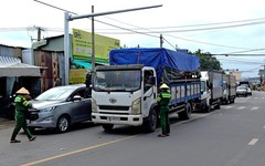 Né kẹt xe trên cao tốc TP.HCM - Long Thành - Dầu Giây, nhiều ô tô 'sa lầy' ở phà Cát Lái