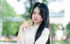Thủ khoa khối D01 của tỉnh Thanh Hóa bật khóc và cảm ơn bố