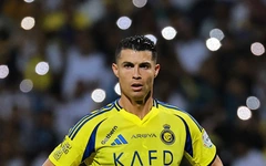 Ronaldo đánh bại Messi trong cuộc bình chọn nửa triệu người