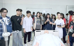 Khi IELTS 'khuynh đảo' tuyển sinh y khoa