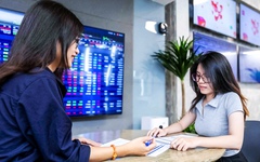 Chứng khoán tuần mới ra sao sau khi vượt đỉnh lịch sử?