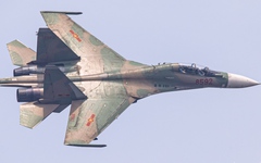 Xem dàn tiêm kích Su30-MK2, trực thăng Mi bay khảo sát trên bầu trời Hà Nội