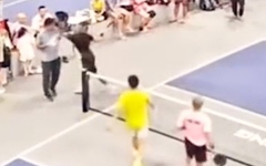 Vận động viên pickleball dùng vợt đánh trọng tài trong giải đấu ở Hải Phòng