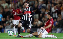 Man United thua cay đắng đội hạng tư tại Cúp liên đoàn