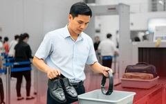 Bỏ quy định cởi giày, tháo thắt lưng khi kiểm tra an ninh sân bay, các nước khác đã làm thế nào?