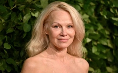 Khi 'quả bom sex' Pamela Anderson không còn thích mình gắn liền với 'cách nhìn của đàn ông'