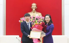 Học sinh đoạt huy chương đồng kỳ thi Olympic tin học quốc tế nhận thưởng 400 triệu đồng