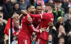 Ryan Gravenberch tỏa sáng giúp Liverpool đánh bại Everton 2-1 trong trận derby Merseyside