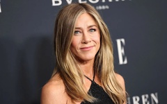 Phong cách vượt thời gian của Jennifer Aniston