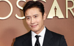 Lee Byung Hun có cảm giác 'như đang mơ' khi nói về đề cử Quả cầu vàng