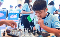 Trẻ em được tiếp xúc với công nghệ cờ vua