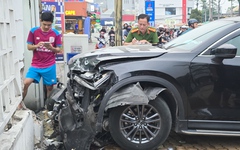 Xác định nguyên nhân ô tô tông 5 xe máy đang dừng đèn đỏ ở Thủ Đức