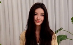 Danielle NewJeans bật khóc trên livestream, ẩn ý bị đuổi khỏi nhóm