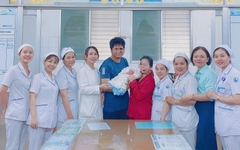 Bệnh viện Từ Dũ cứu sống bé sơ sinh trong ca song thai cực hiếm, thế giới chỉ vài chục ca thành công