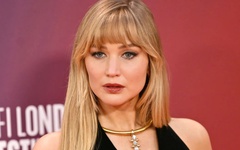 Jennifer Lawrence biến hoá phong cách thời trang