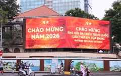 Đường phố TP.HCM rực rỡ chào mừng Đại hội Đảng