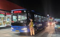 Vi phạm nồng độ cồn, tài xế taxi nói do 'dư âm' từ cuộc nhậu tất niên đêm trước