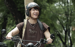 Không phải HIEUTHUHAI, Anh Tú Atus mới là nam chính trong phim Tết Trường Giang