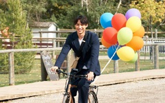 Danh tính mỹ nam Nhật gây sốt trong Can this love be translated?