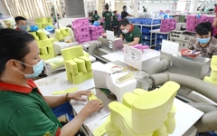 Xuất khẩu kỷ lục hơn 920 tỉ USD: Đã đến lúc điều chỉnh lại mô hình xuất khẩu