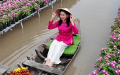 Du khách rủ nhau check-in làng hoa Sa Đéc khi Tết đã cận kề