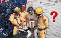 Đậu xe trên vỉa hè: Chủ quán và khách, ai bị phạt tiền?