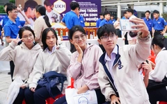 Học sinh lo lắng AI có thể thay thế con người trong tương lai, thầy cô trấn an