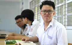 Làm 'khán giả' 4 năm, nam sinh đưa cầu truyền hình Đường lên đỉnh Olympia về Phan Rang