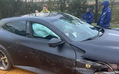 Ngôi sao của Tottenham thoát chết sau sự cố nổ lốp xe trên cao tốc