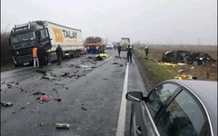 UEFA bác yêu cầu hoãn trận đấu dù có tai nạn giao thông 7 người thiệt mạng