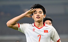 Đình Bắc ngược dòng ngoạn mục trước 2 ngôi sao Trung Quốc