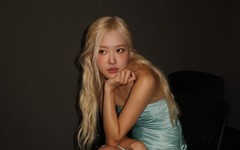 Rosé là nữ nghệ sĩ Kpop đầu tiên làm được điều này