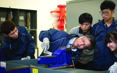 Trung Quốc: Để tránh "dư thừa bằng cấp, thiếu hụt kỹ năng"