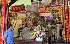 An Giang yêu cầu đưa tượng Thoại Ngọc Hầu cũ về lại lăng sau vụ tượng mới có logo doanh nghiệp