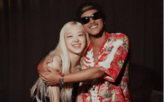 Bruno Mars nhá hàng album, Park Min Young đàm phán phim mới