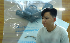 Khởi tố thanh niên 22 tuổi tàng trữ trái phép vũ khí quân dụng