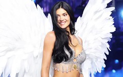 Kylie Jenner gây phẫn nộ vì được trả cát sê cao hơn các siêu mẫu Victoria’s Secret