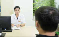 Cuối năm ‘bung xõa’ vượt giới hạn, nam giới đi khám bệnh lây qua đường tình dục gia tăng