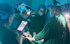 Dịch vụ cắt rốn cho con: Khi mở rộng dịch vụ theo yêu cầu, có cần thận trọng?