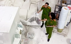 Phá đường dây làm sơn và bột trét tường giả quy mô lớn, thu giữ hơn 5 tấn hàng