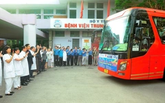 ‘Chuyến xe yêu thương’ đưa bệnh nhân nghèo về quê đón Tết