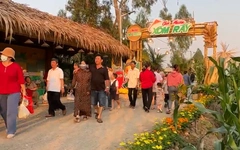 Ghé chợ quê Xóm Rẫy ăn bánh dân gian, chuột đồng nướng cùng nhiều sản vật dịp Tết