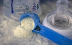 Trung Quốc yêu cầu các nhà sản xuất sữa công thức xét nghiệm độc tố