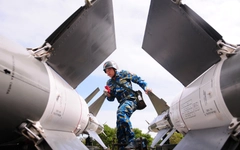 Cận cảnh trận địa tên lửa trực chiến canh trời cận Tết bên bờ biển Đà Nẵng